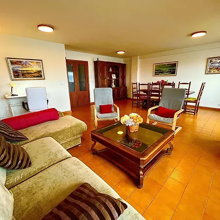 Con Excelente Localización Y Vistas Al Mar Apartamento Sanxenxo